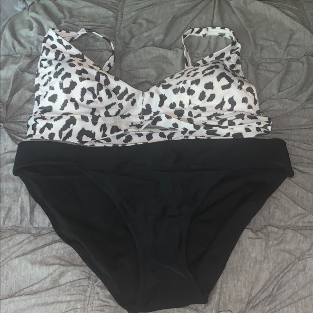 Black/White Leopard Swimsuit top w/Black bottoms
